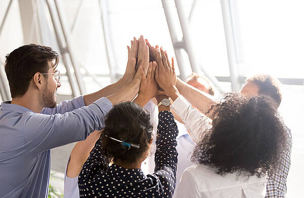 商业行为准则：LEONHARD KURZ 的团队合作