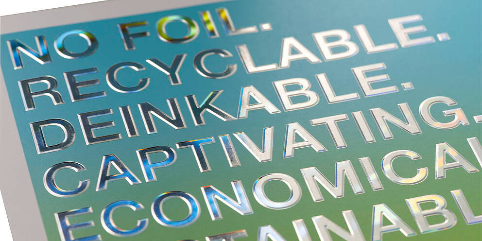 细节图：带有金属字样的包装设计