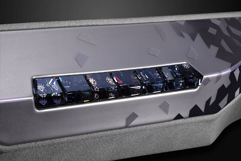 带施华洛世奇水晶的 HMI 面板：施华洛世奇和 KURZ 的合作