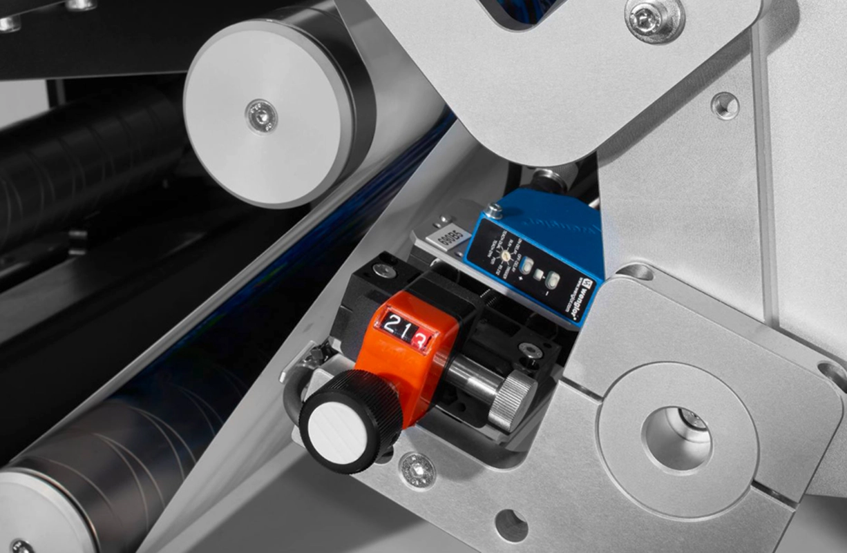 数字印刷:实现更快、更经济的印刷作业 整饰设备 DM-UNILINER 2D 细节图