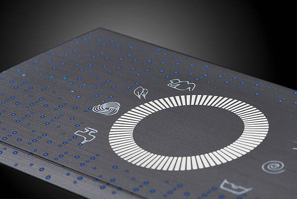 带背光触摸设计的注塑件